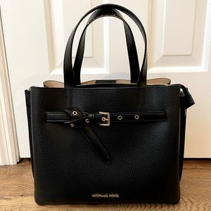 MICHAEL KORS
Emilia Small Pebbled Leather Satchel